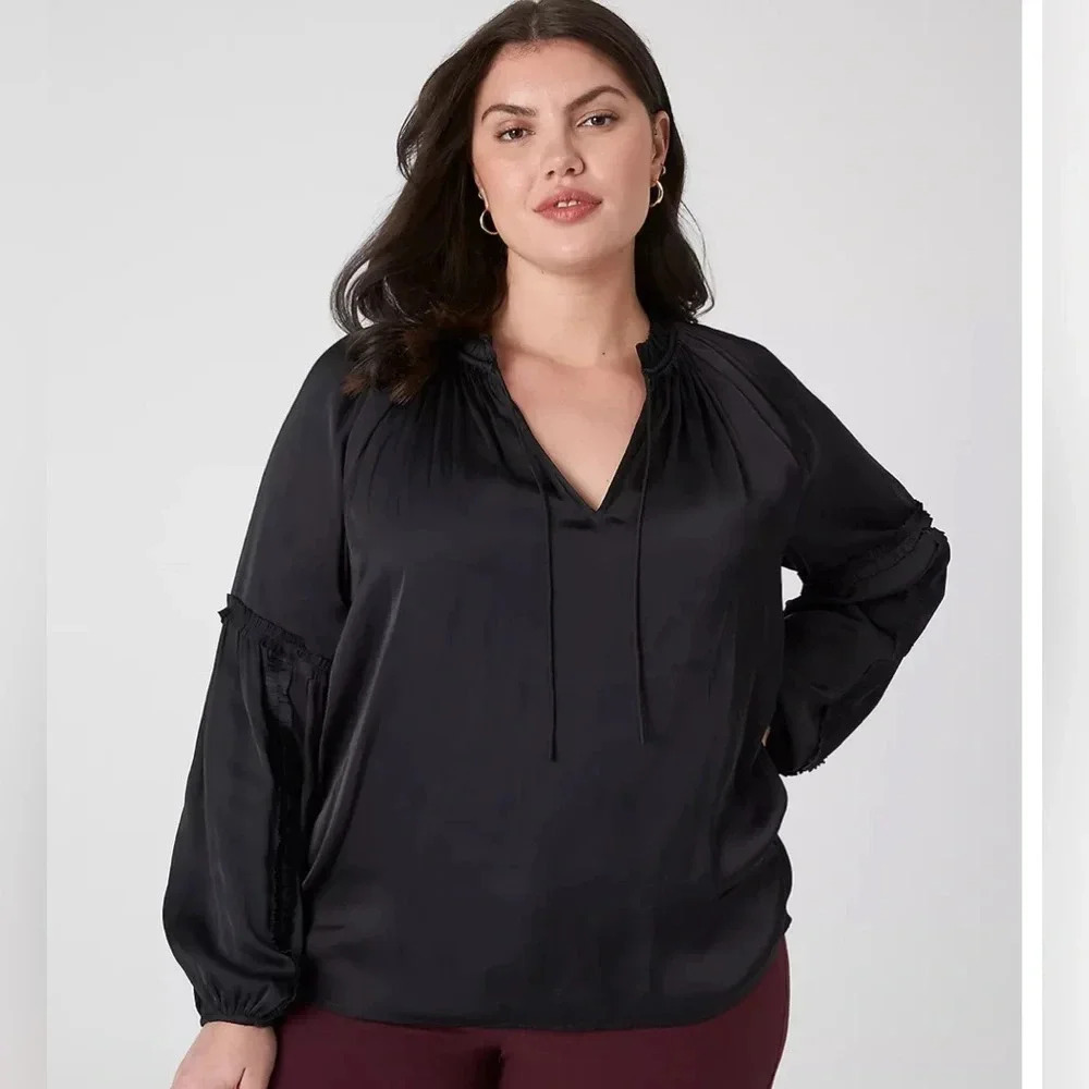 Lane Bryant NWOT ruffle split neck blouse